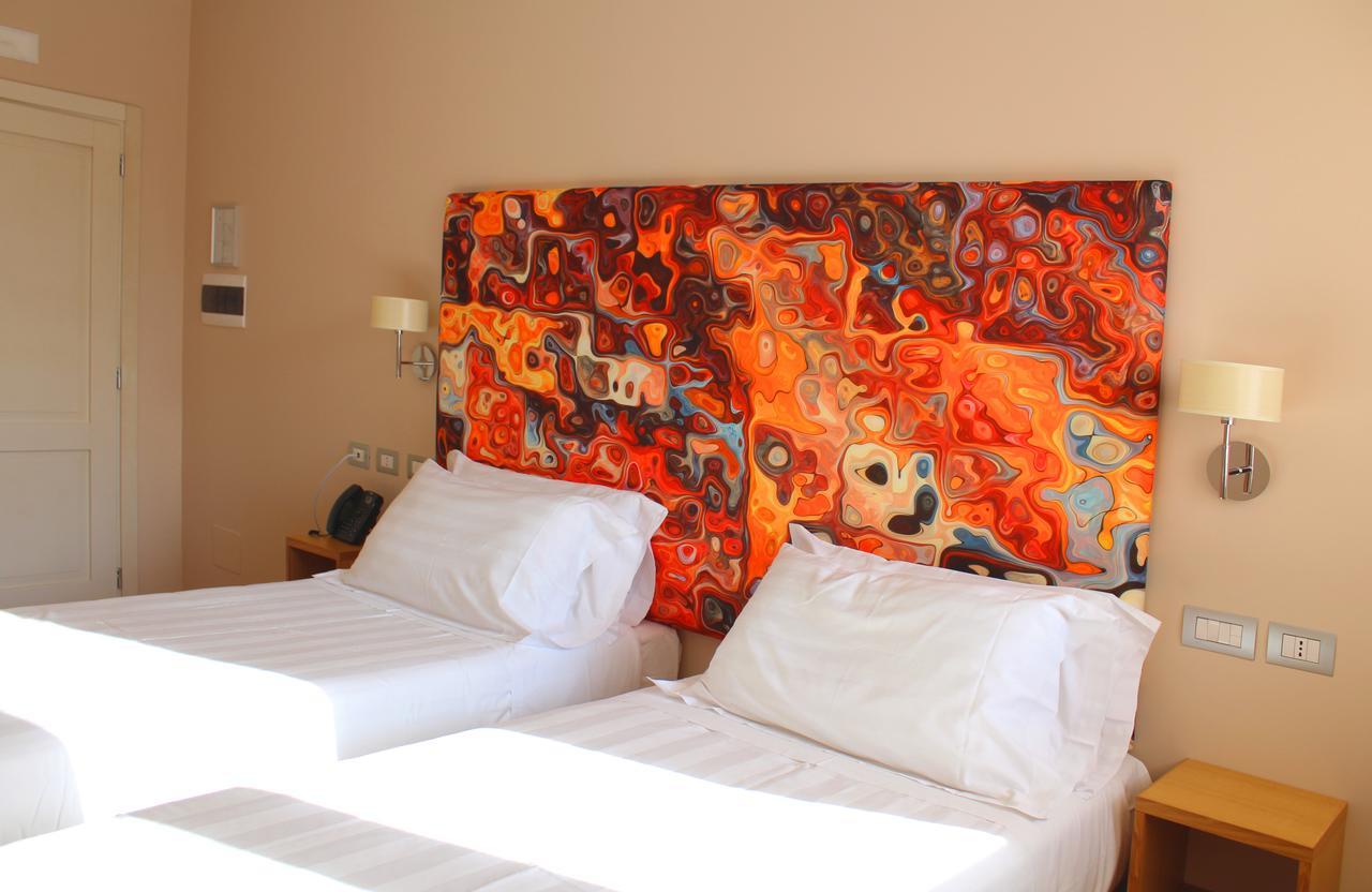 Dolcedorme Garni Hotell Parma Eksteriør bilde