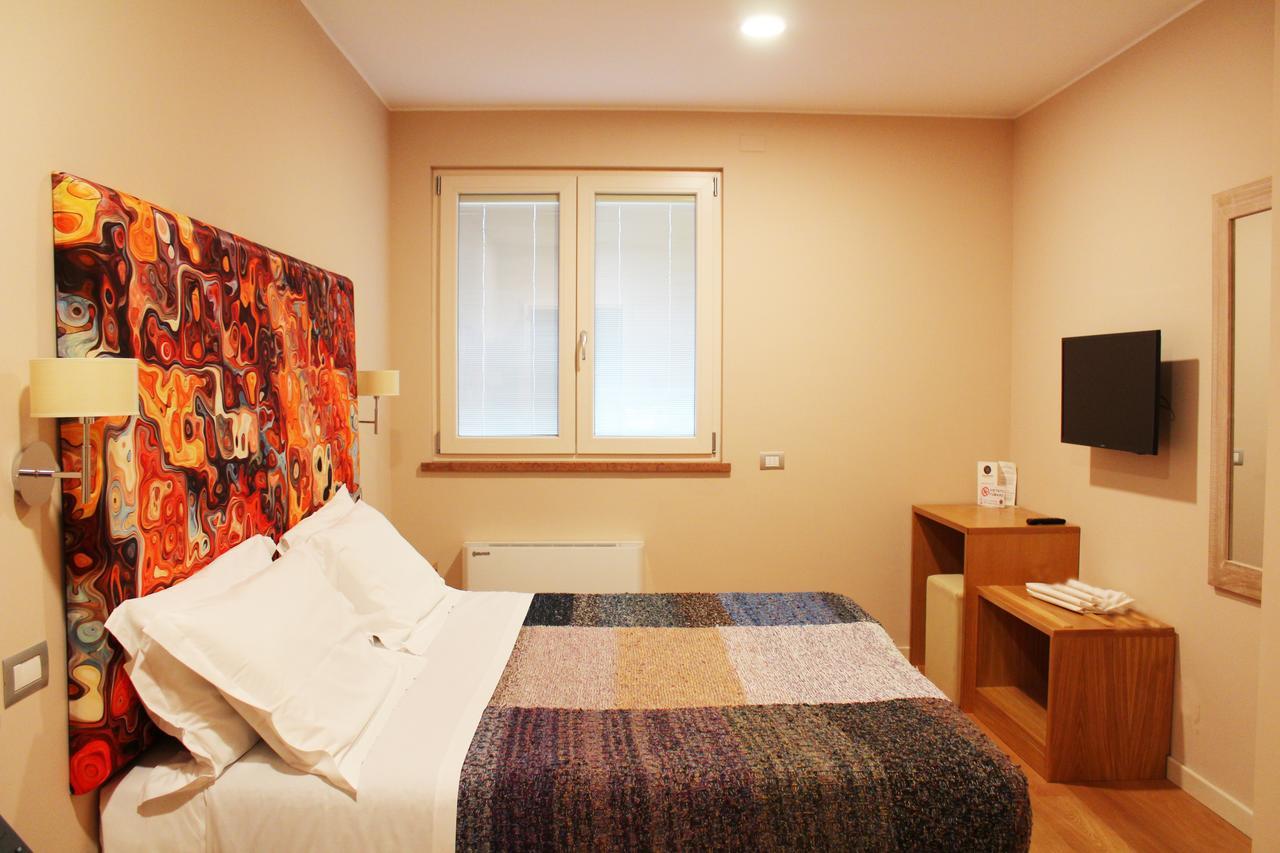 Dolcedorme Garni Hotell Parma Eksteriør bilde