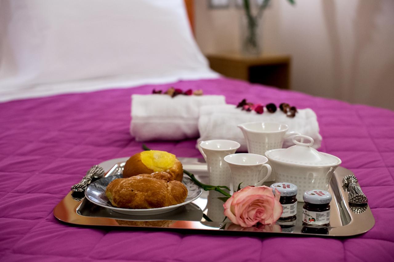 Dolcedorme Garni Hotell Parma Eksteriør bilde